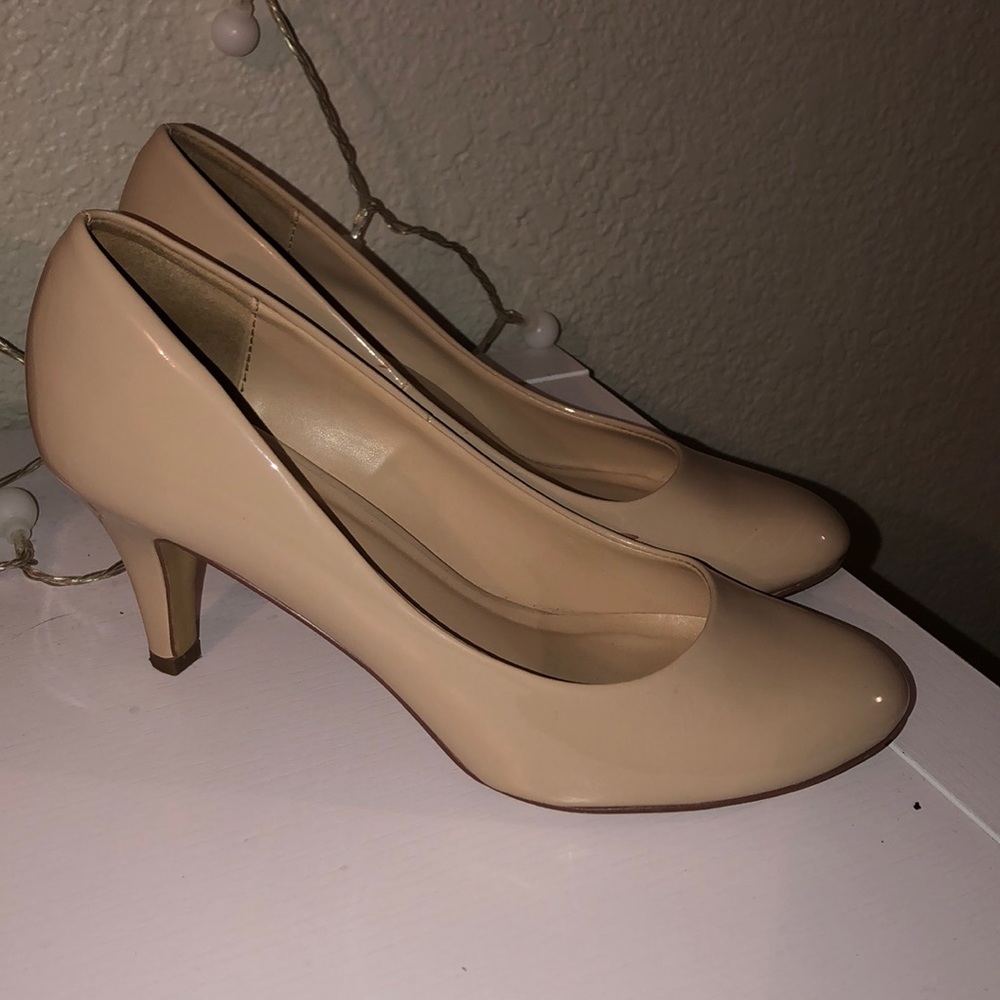 Nude heels (size 9)